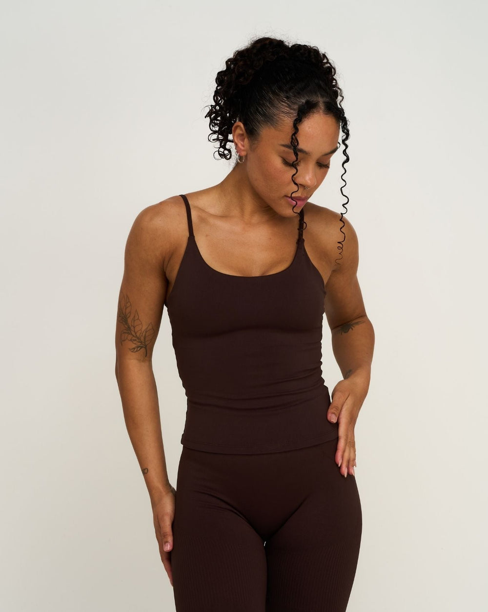 Elevate™ Sculpting Seamless Scoop Neck Cami | Coffee
