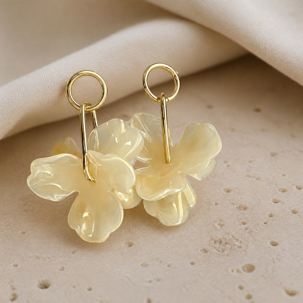 Retro Acrylic Flower Earrings — image 2