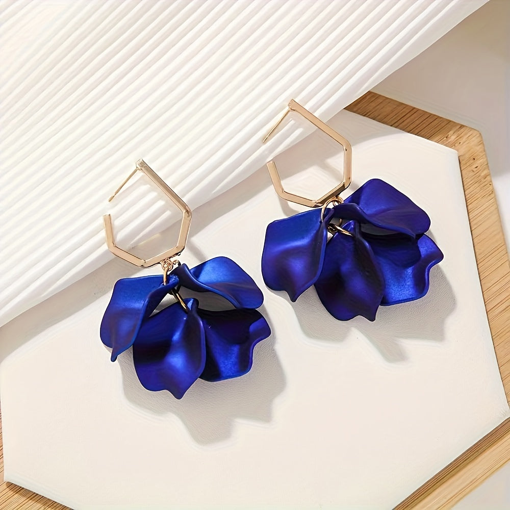 Classy Minimalist Petal Earrings — image 2