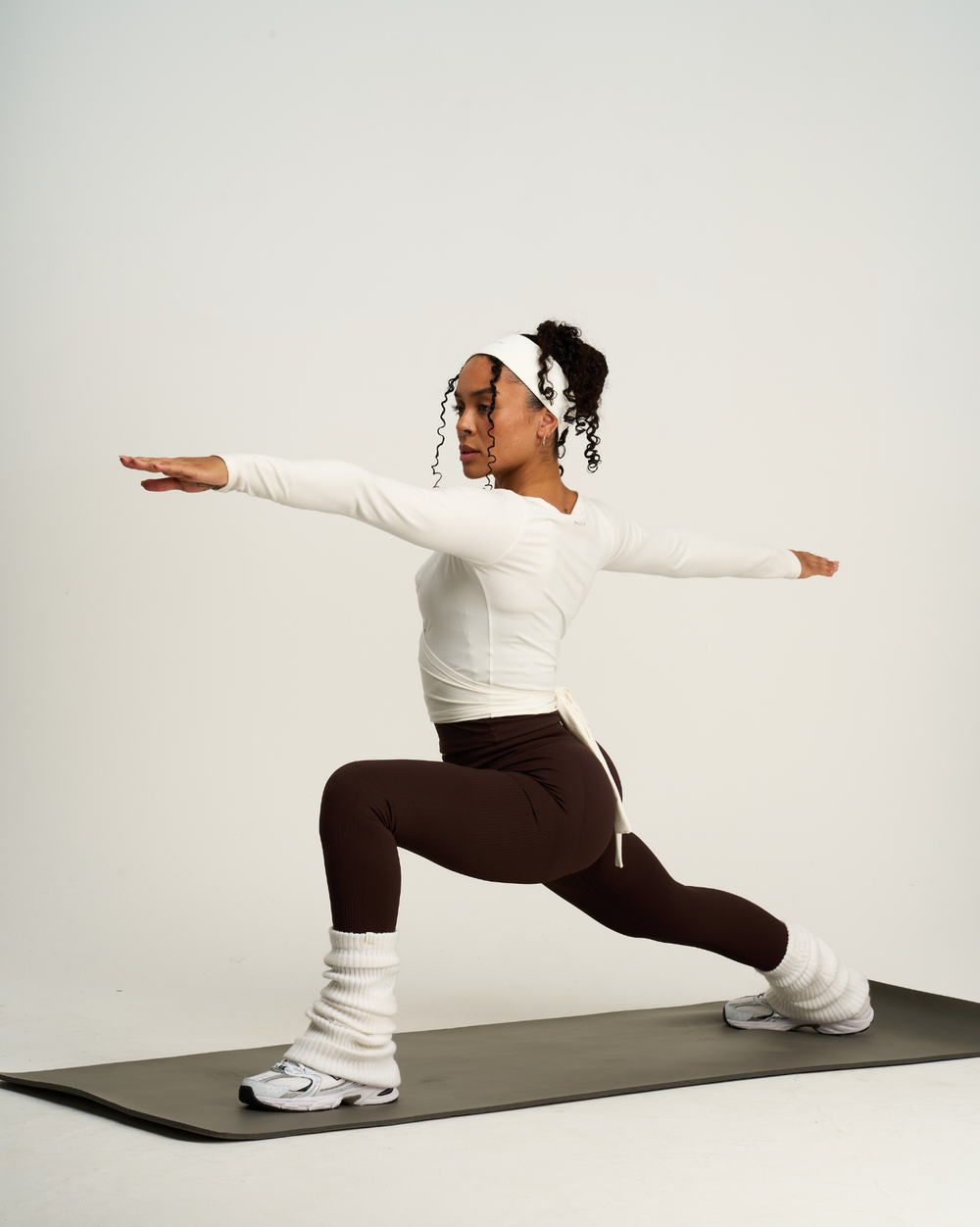 Elevate™ Sculpting Mid Waist Scrunch Leggings | Coffee