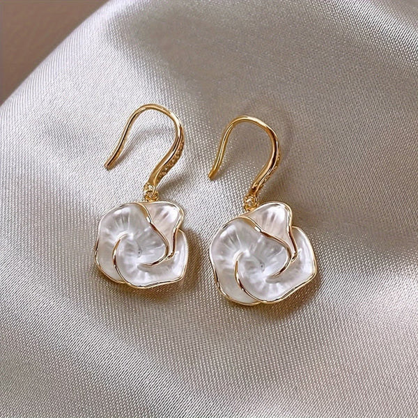 White Spiral Classic Earrings — image 1