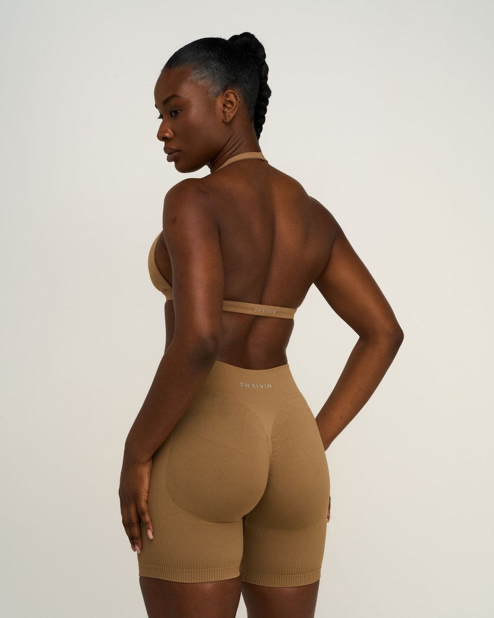 Elevate™ Sculpting Seamless V-Neck Halter Bra | Toffee
