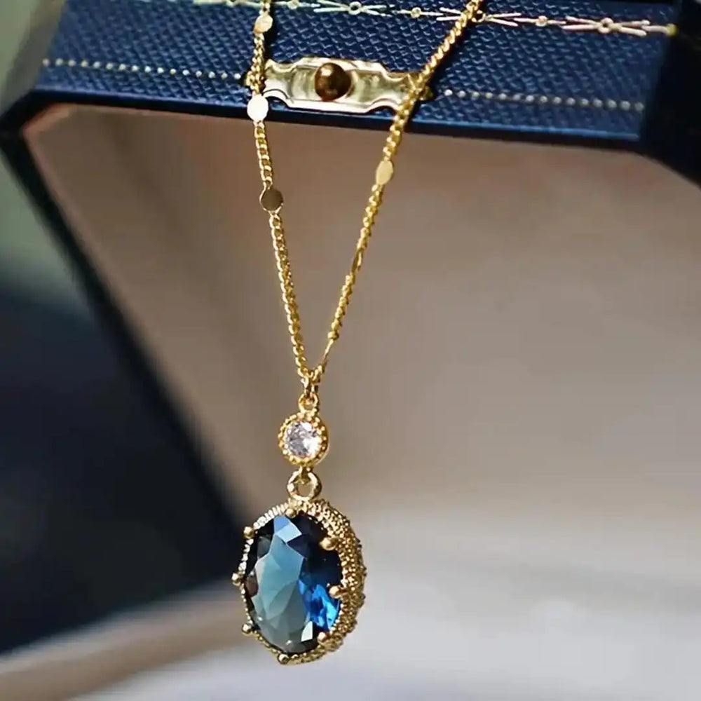 Thessia Lunebray Gold Necklace — image 2