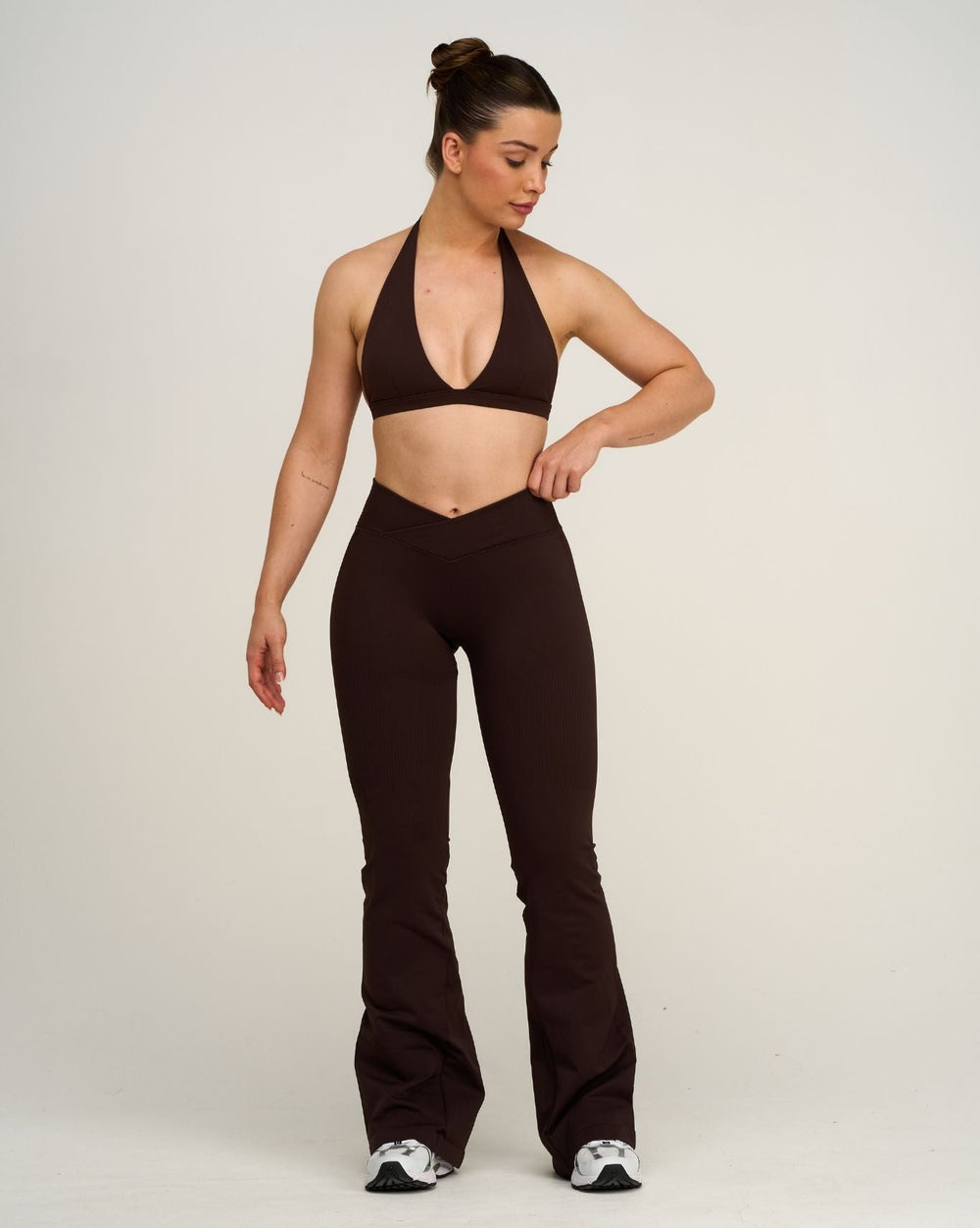 Elevate™ Sculpting Seamless V-Neck Halter Bra | Coffee