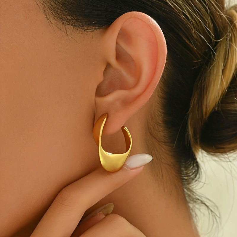 Sculpted Crescent Hoop Earrings — image 3
