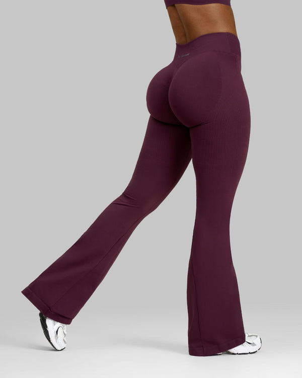 Elevate™ Sculpting Mid V-Waist Scrunch Flare | Winter Plum
