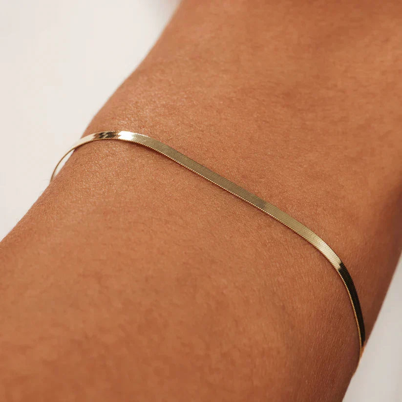 Soleil Serpent White Gold Slim Bracelet — image 3