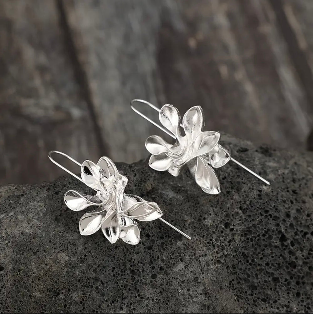 White Gold Floral Hoop Earrings — image 3