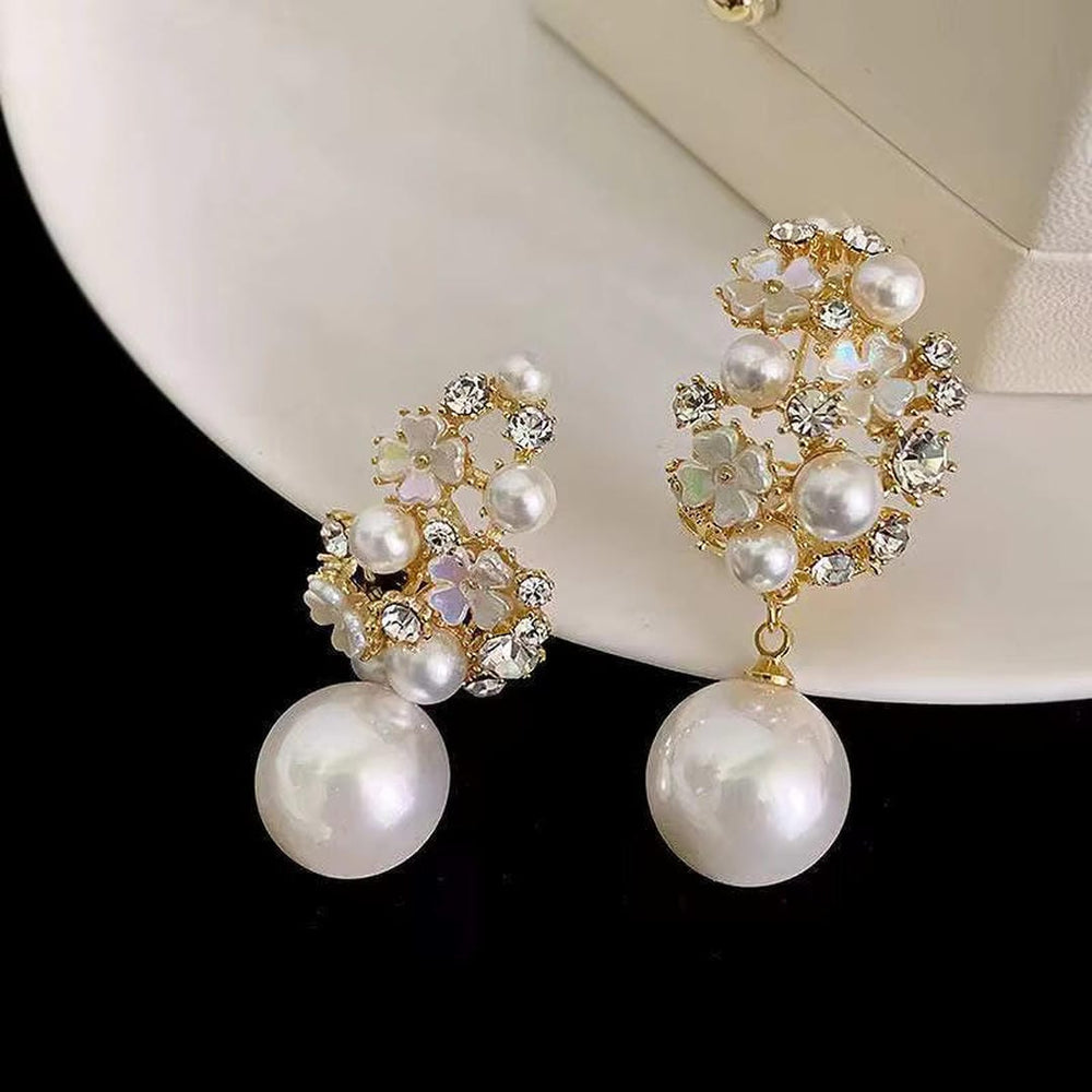 Elegant Flower Pearl Earrings — image 2