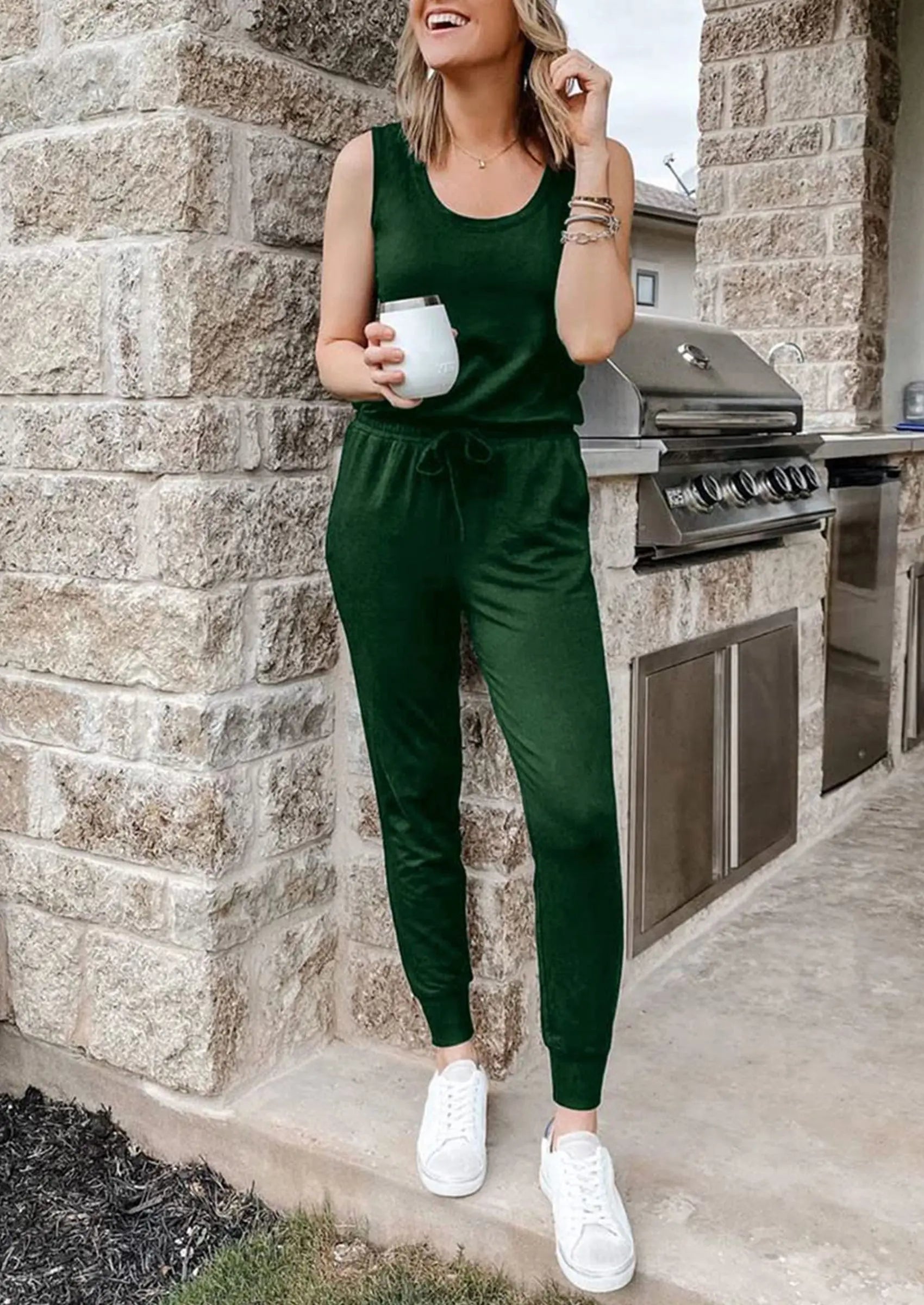 Osonn Two Piece Outfit Sets Casual Sleeveless Crewneck Tops and Sweatpants