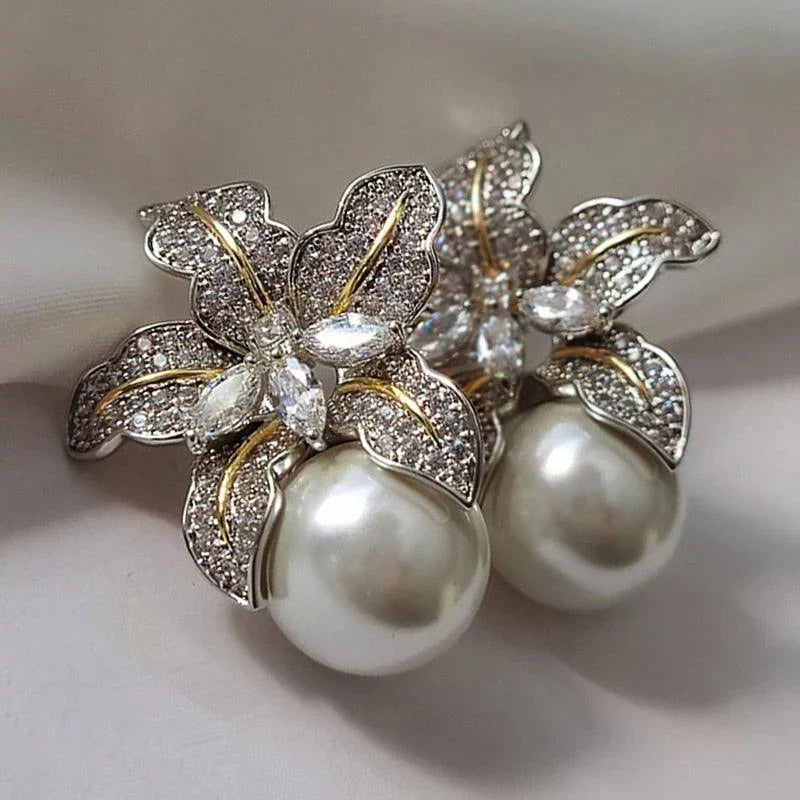 Exquisite Flower Pearl Earrings — image 1