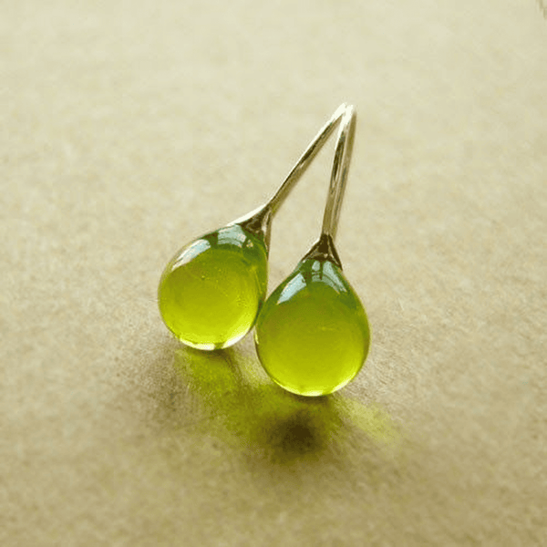Vintage Olive Drops Crystal Earrings — image 1