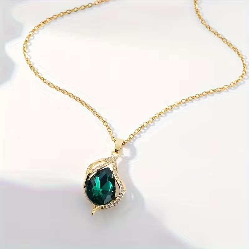 Green Crystal Wave Necklace — image 1