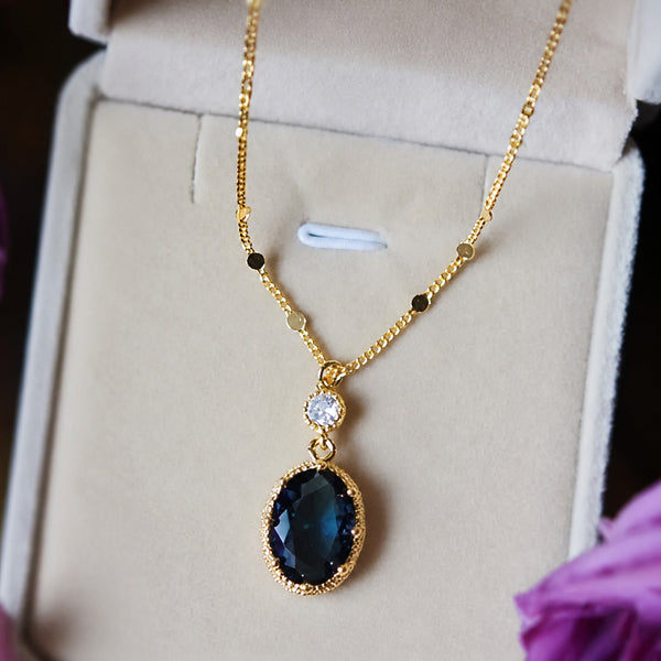 Thessia Lunebray Gold Necklace — image 1