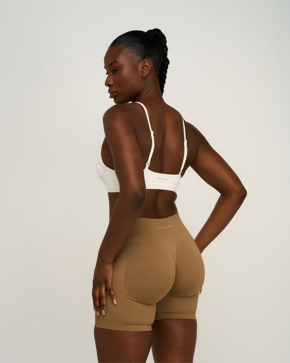 Elevate™ Sculpting Seamless Scoop Neck Bra | Cream