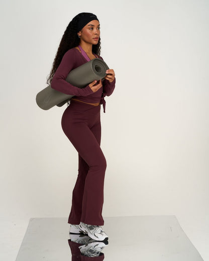 Elevate™ Sculpting Mid V-Waist Scrunch Flare | Dark Mauve