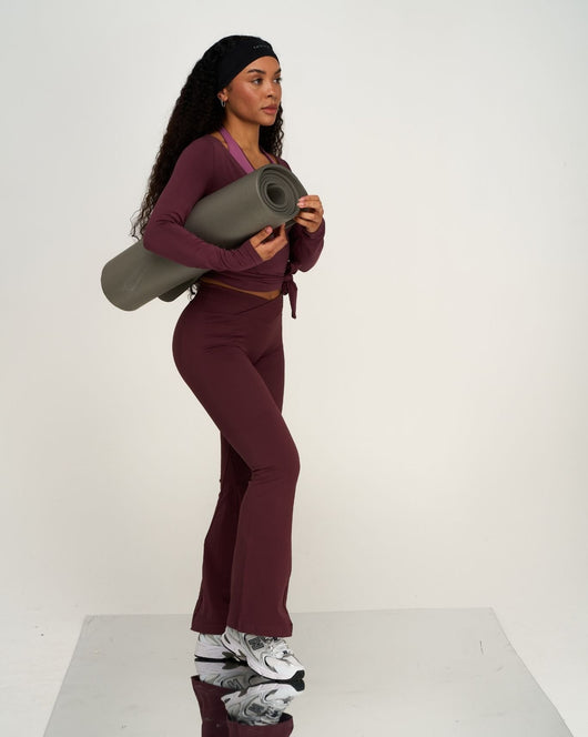 Elevate™ Sculpting Mid V-Waist Scrunch Flare | Dark Mauve