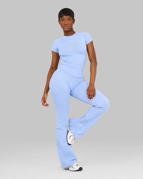 Elevate™ Sculpting Mid V-Waist Scrunch Flare | Glacier