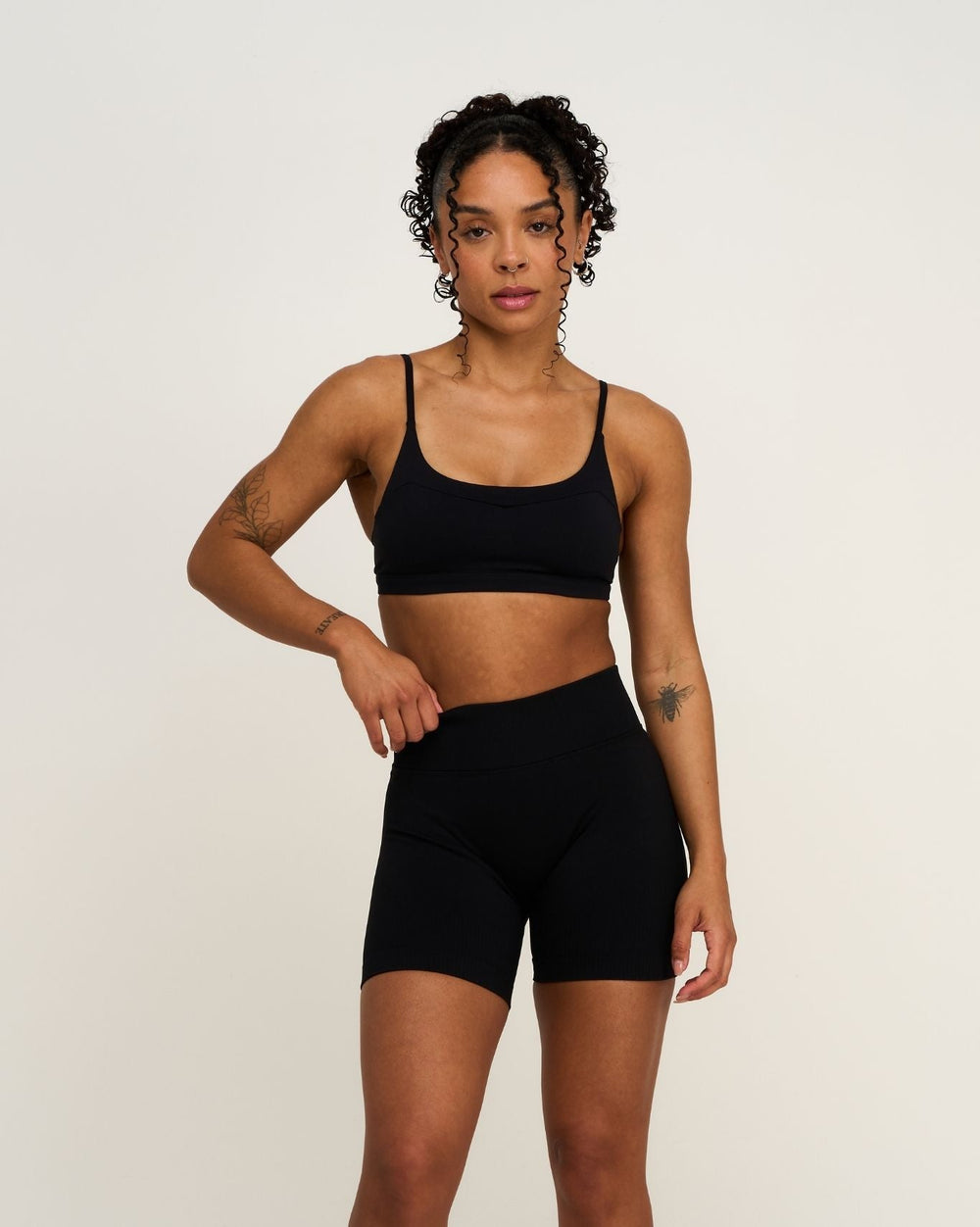 Elevate™ Sculpting Seamless Scoop Neck Bra | Night Black