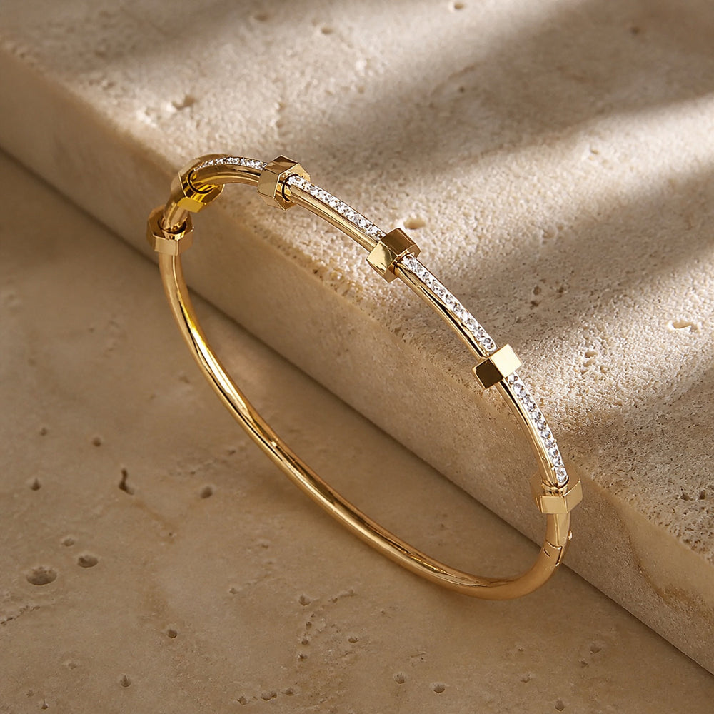 Chic Radiant Gold Bracelet — image 1