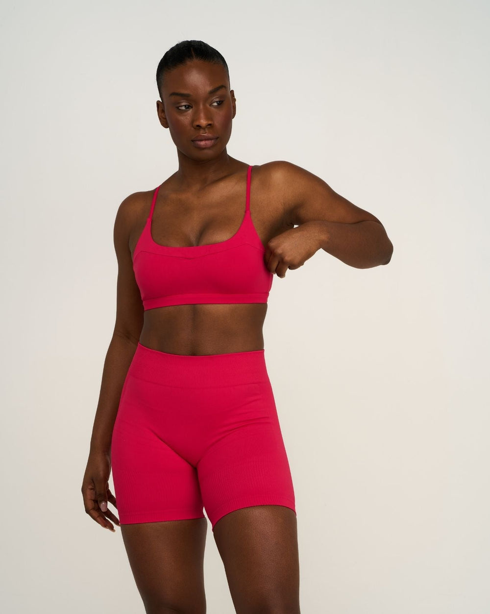 Elevate™ Sculpting Seamless Scoop Neck Bra | Strawberry