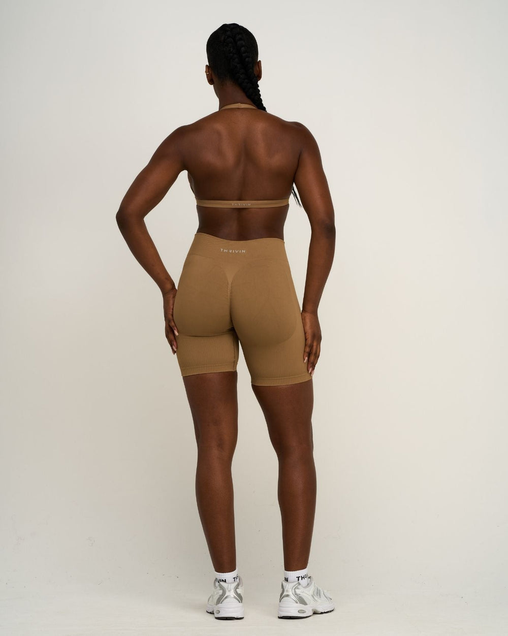 Elevate™ Sculpting Seamless V-Neck Halter Bra | Toffee