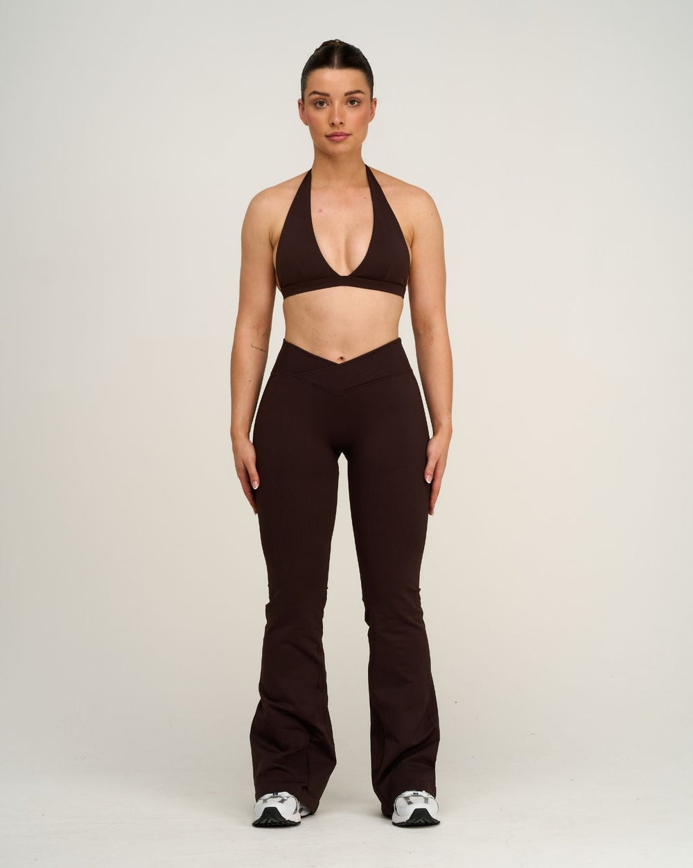 Elevate™ Sculpting Mid V-Waist Scrunch Flare | Coffee