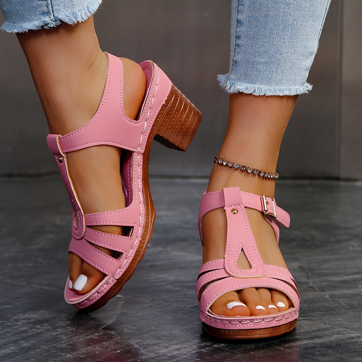 Bohemian Style Women'S Wedge Sandals - Comfortable PU Cover, Open Toe, Buckle Strap, Heart Detail, Versatile for Beach & Travel, Black & White Design, Strappy Sandals