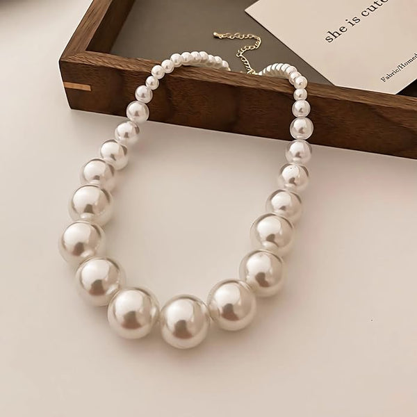 Classic Vintage Pearl Necklace — image 1