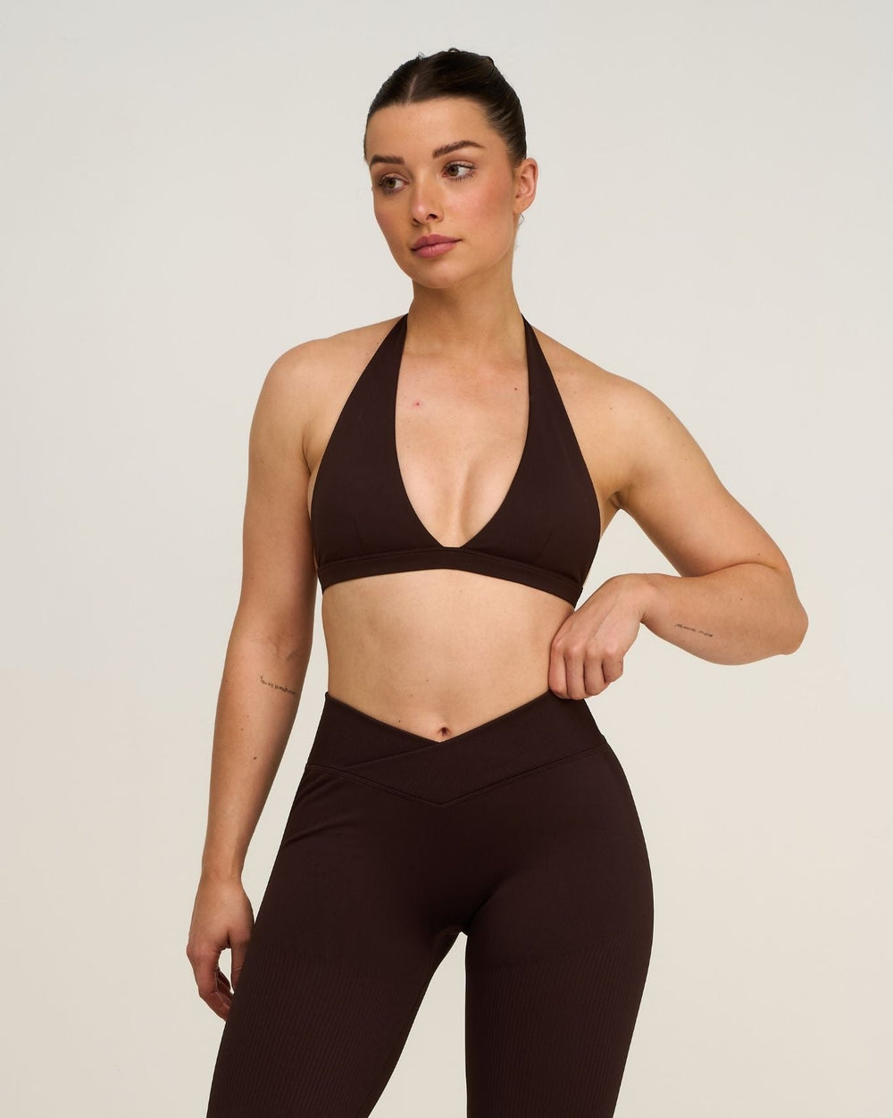 Elevate™ Sculpting Seamless V-Neck Halter Bra | Coffee