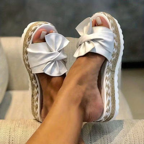 Bowie Bow Platform Slides – The Sandal That Upgrades Every Summer Outfit Instantly