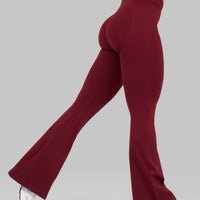 Elevate™ Sculpting Mid V-Waist Scrunch Flare | Fine Wine