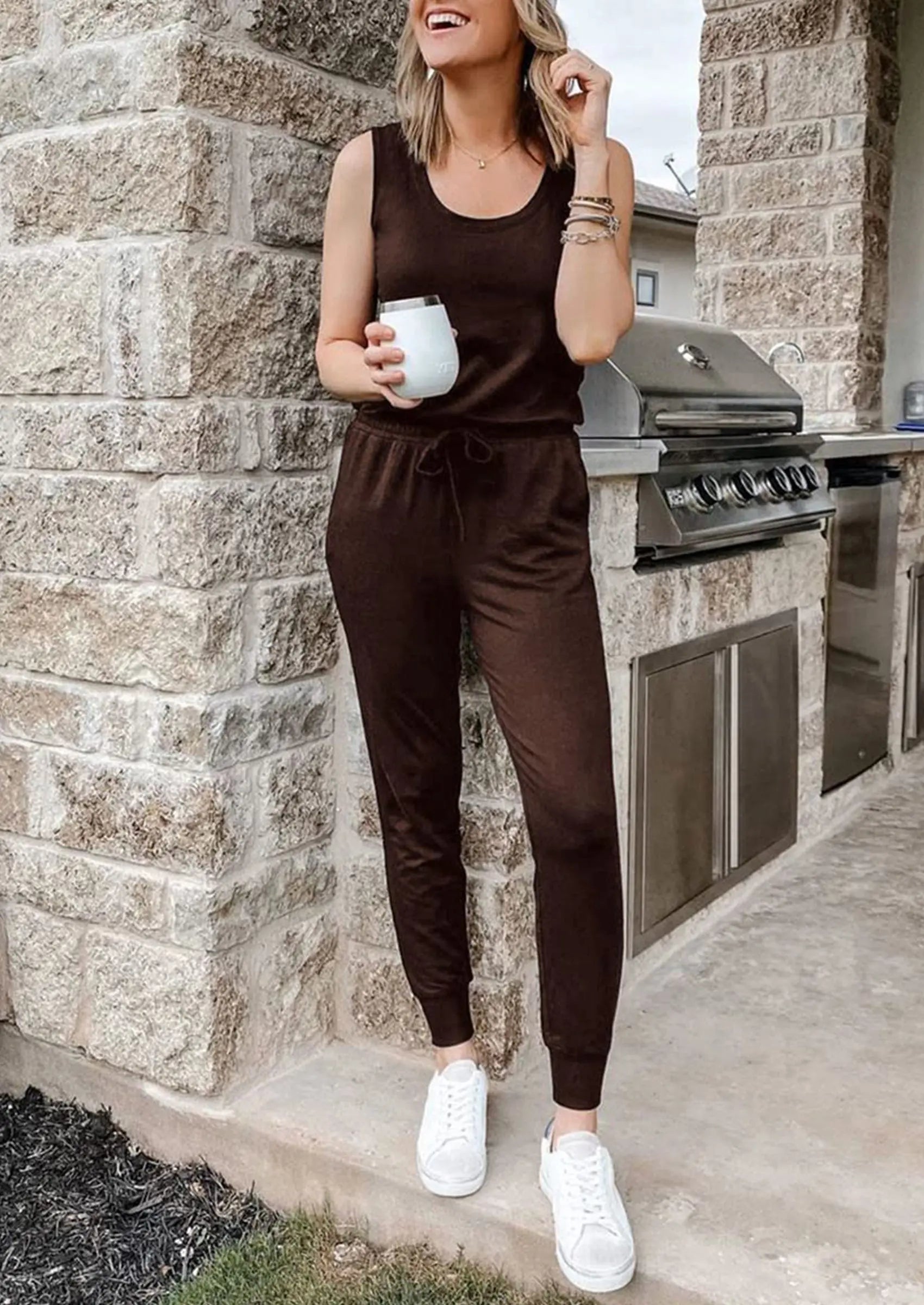 Osonn Two Piece Outfit Sets Casual Sleeveless Crewneck Tops and Sweatpants