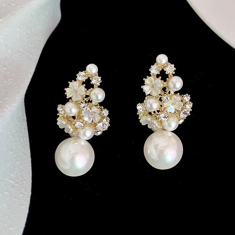 Elegant Flower Pearl Earrings — image 1