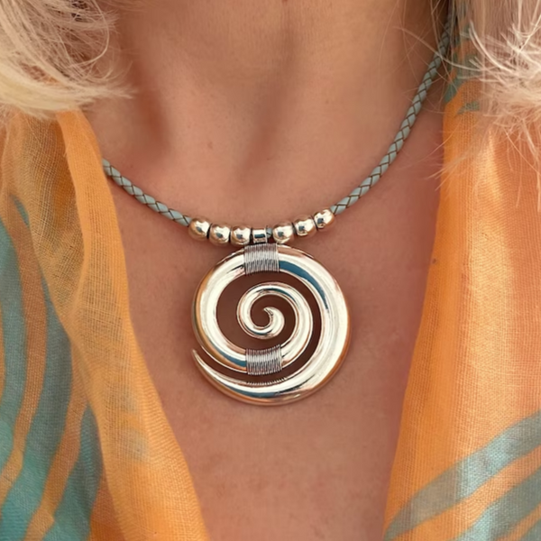Vintage Spiral Silver Necklace — image 1