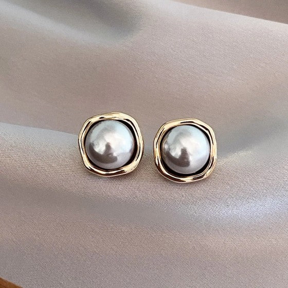 Luxe Vintage Pearl Earrings — image 1