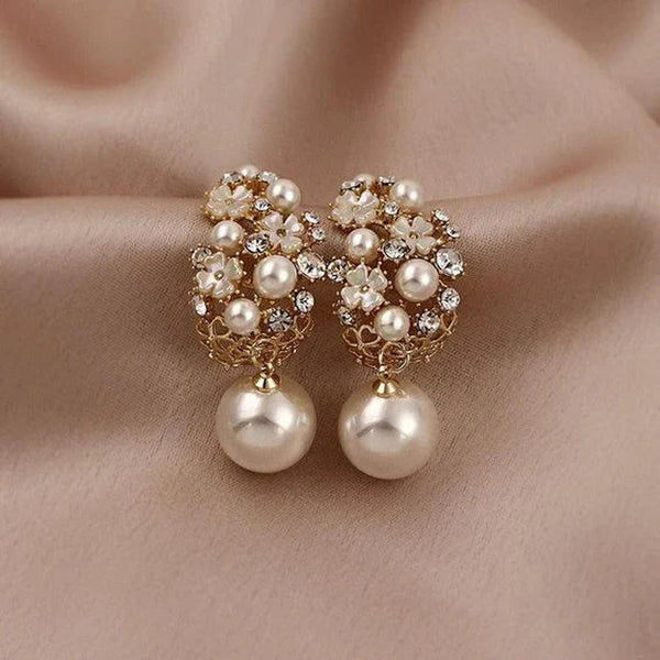 Elegant Flower Pearl Earrings — image 1