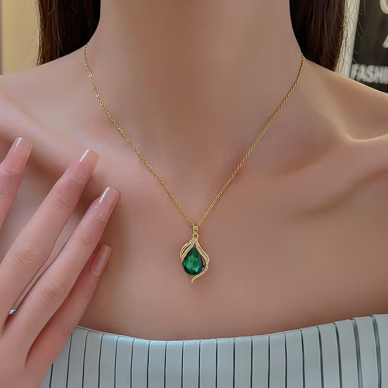 Green Crystal Wave Necklace — image 3