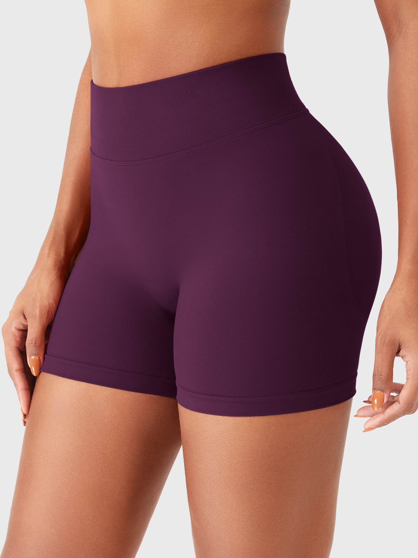 Shorts Yeoreo Graciy SoftHue™ V-Back